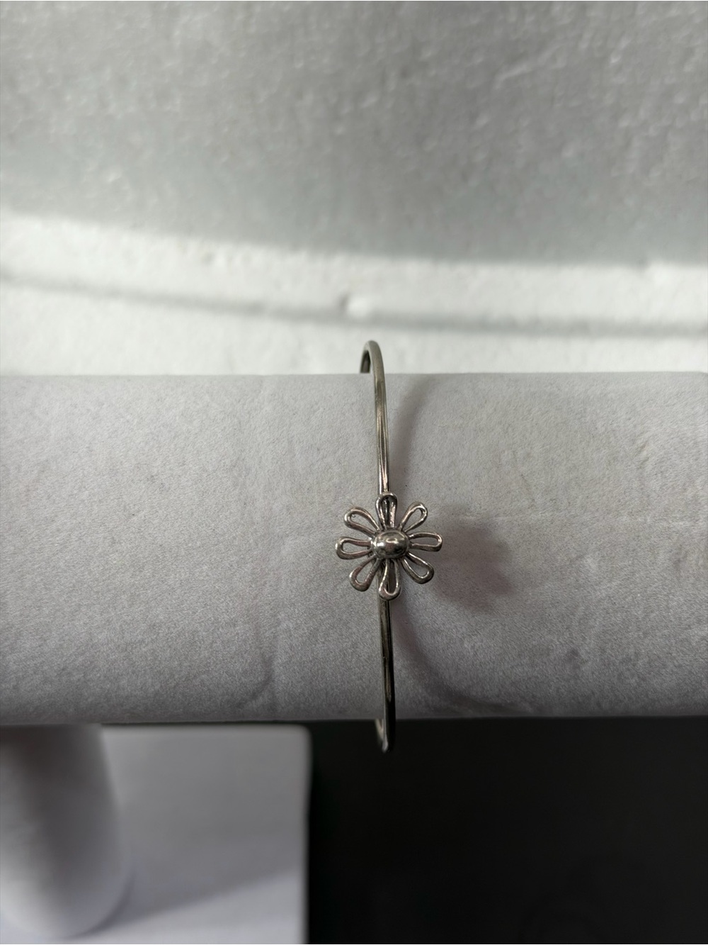 Tiffany & Co. bangle featuring the distinctive Paloma Picasso Sterling 925